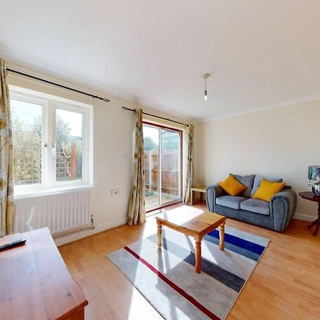 Super 2 Bed House With Privategarden Apartment London Exterior photo