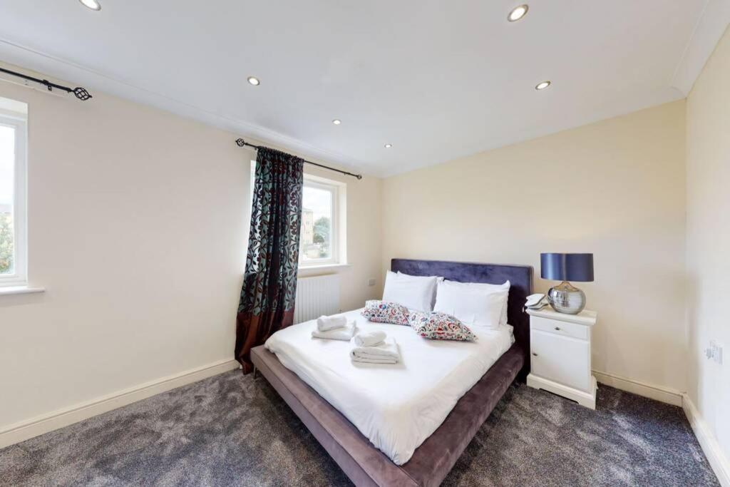Super 2 Bed House With Privategarden Apartment London Exterior photo